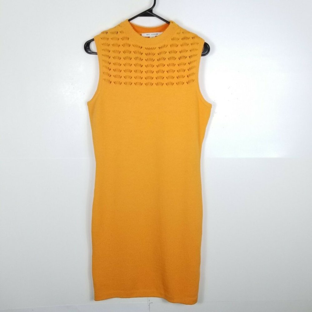 St. John Knit Sleeveless Dress Crochet Details